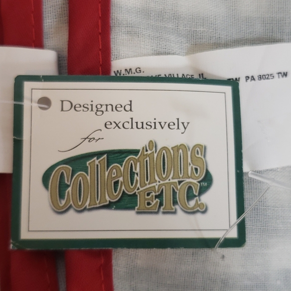 Collections Etc. Christmas Santa Cloth Place Mats - Picture 6 of 6